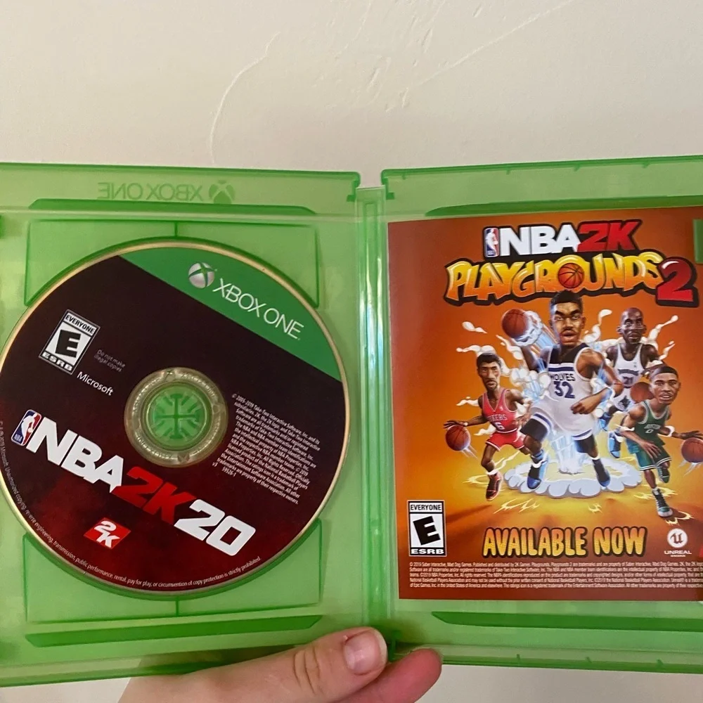 Xbox One Game Bundle (7) – Red Dead 2, MLB 21, Madden 22, NHL 22 & More